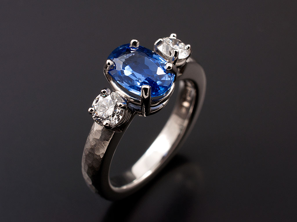 Coloured Precious Stone Rings in Sapphire, Emerald, Ruby