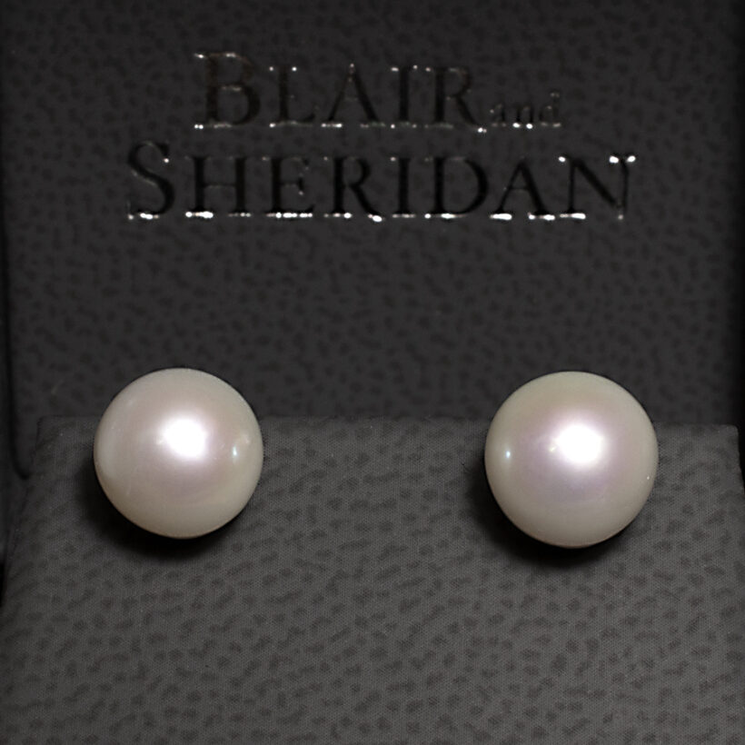 Round White Cultured River Pearl Studded Earrings 8.5-9.0mm with Yellow Gold Fittings in box