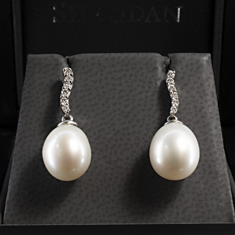 Teardrop Shape Pearl Drop Earrings on Diamond Set 18kt White Gold Fittings