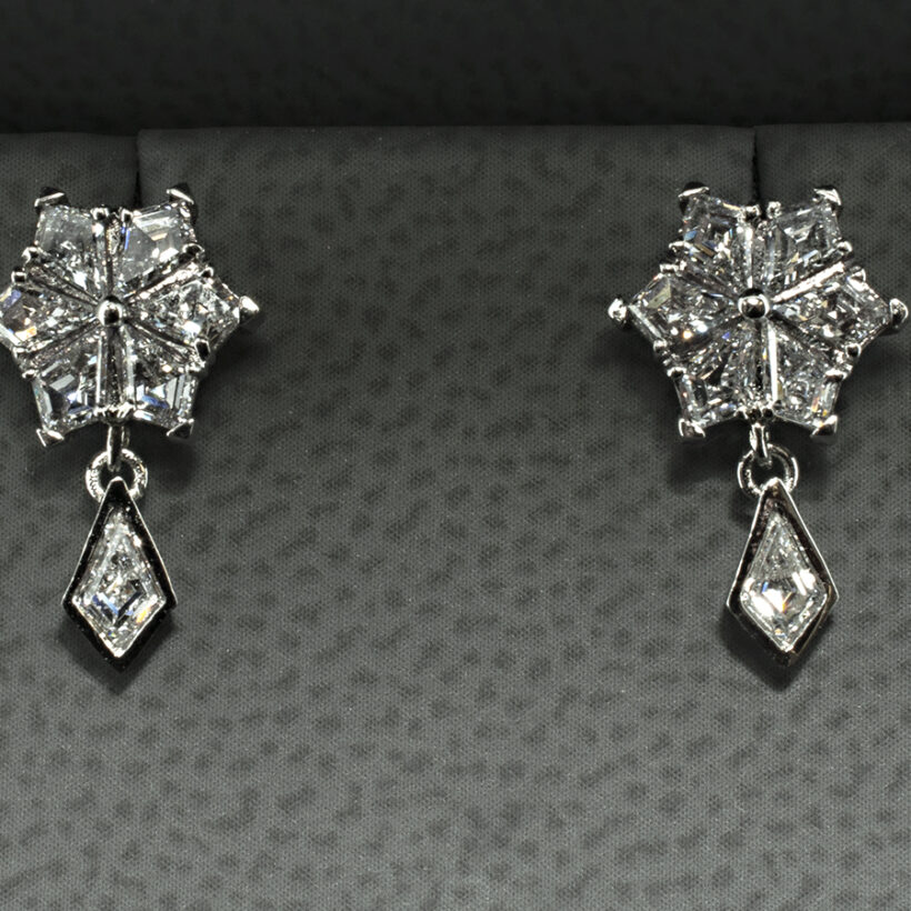 Platinum Claw Set Multi Diamond Star Design Drop Earrings, Kite Shape Lab Grown Diamonds 1.13ct Total