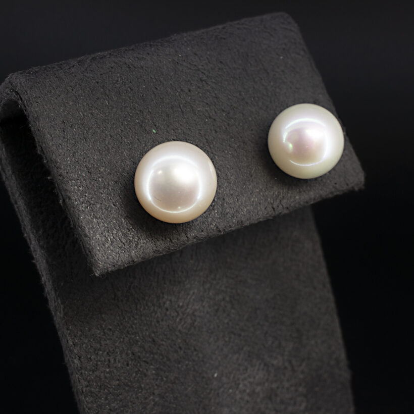 Round White River Cultured Pearl Studded Earrings 8.5-9.0mm