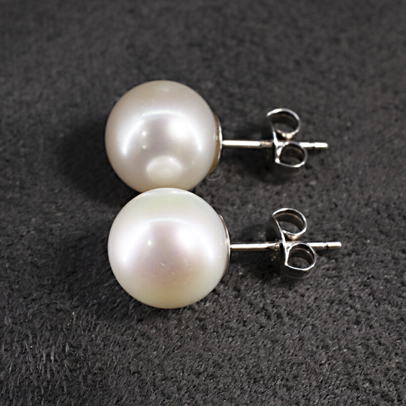 Round White River Cultured Pearl Studded Earrings 8.5-9.0mm